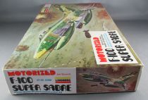 Lindberg - N°2509M USAF Motorized F-100 Super Sabre 1:48 Plastic Kit MIB