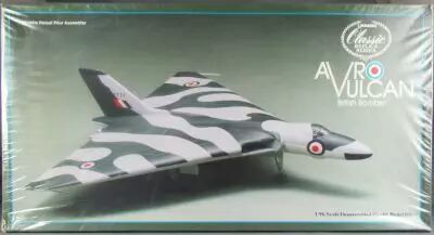 Lindberg - N�5303 British Bomber Avro Vulcan 1:96 Plastic Kit MISB