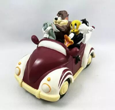 Looney Tunes - D�mons & Merveilles Resin Money Bank  - Looney Tunes in car (Bugs, Daffy, Taz, Tweety & Sylvester)