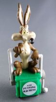 Looney Tunes - Figurine PVC Applause 1994 - Vil Coyote sur Putting Machine Acme