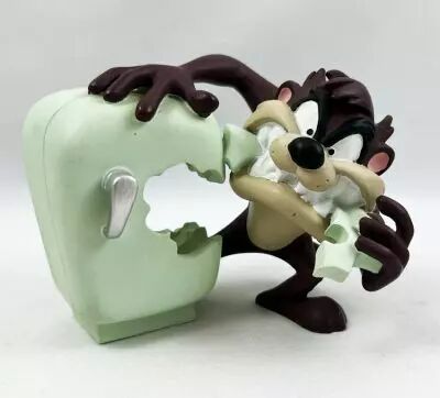 Looney Tunes - Figurine R�sine D�mons & Merveilles - Taz mange le Frigo