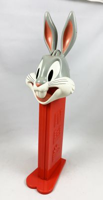 Pez euro looney toons Bugs Bunny soccer dispenser Green Stem 