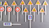 Lot 22 Panneaux de Signalisation Plastique 68mm Véhicule Miniature Tour de France