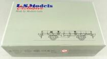 Ls Models 30 435 Sncf Wagon Citerne Ocem 19 SC Naphtachimie Argent&eacute; sans Passerelle Epoque III Neuf Boite