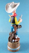 Lucky Luke - Figurine PVC Pièce de Jeu d\'Echecs Plastoy - Lucky Luke et Rantanplan sur un Tonneau