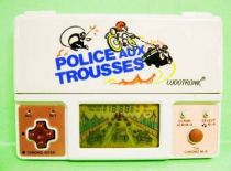 Ludotronic - Multi-Screen Handheld Game - Police chases