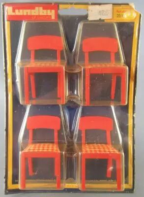 Lundby of Sweden R�f 2511 - Cuisine Continental 4 Chaises Rouge Tissus Carreaux Rouge & Blanc Maison de Poup�es Neuf Blister