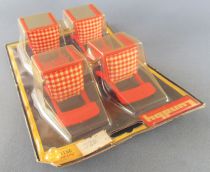 Lundby of Sweden Réf 2511 - Cuisine Continental 4 Chaises Rouge Tissus Carreaux Rouge & Blanc Maison de Poupées Neuf Blister