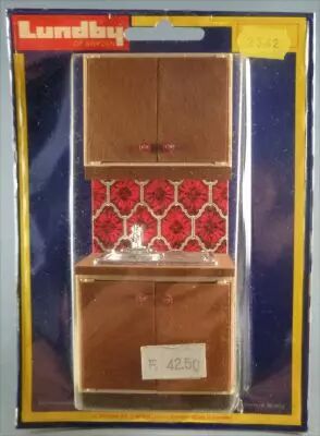 Lundby of Sweden R�f 2542 - Evier Cuisine avec Meubles et Placard Carreaux Rouge Maison de Poup�es Neuf Blister