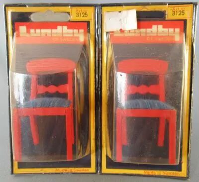 Lundby of Sweden R�f 3125 - Cuisine Rustique Rouge 2 Chaises Bois Tissus Bleu Meuble Maison de Poup�es Neuf Blister
