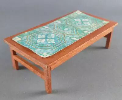Lundby of Sweden R�f 5472 - Table Basse Bois Carrel�e Bleue Maison de Poup�es