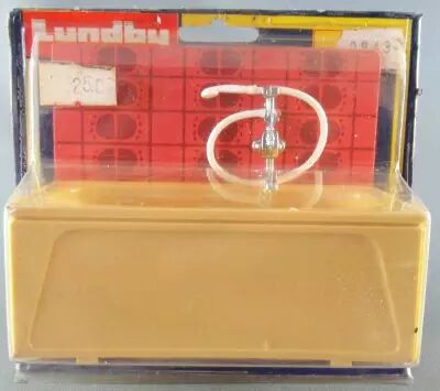 Lundby of Sweden R�f 8843 - Baignoire Mur Carreaux Rouges Maison de Poup�es Neuf Blister