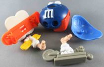 M&M\'s - Mc Donald\'s Removable Figure - Blue on Orange Skateboard