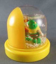 M&M\'s - Snow Globe Dome Yellow & Red as Santa\'s elves