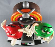 M&M\'s candy dispenser - Red & Green dansing around the juke-box