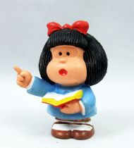 Mafalda - M+B Maia Borges - PVC figure Mafalda reading a book