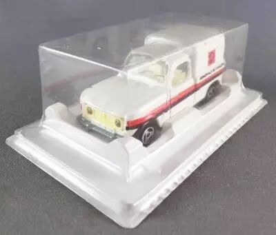 Majorette 230 - Majopub Yellow Renault 4L F4 Van Advertising Car Generale de Chauufe Mint in Box 1:57