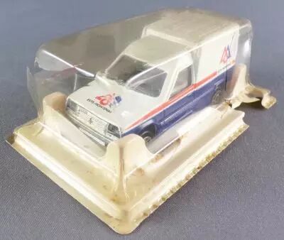 Majorette 233 - Majopub Yellow Renault Express Van Advertising Car Esys-Montenay Mint in Damaged Box 1:57