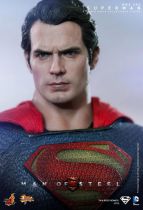 Man of Steel - Superman (Henry Cavill) 12\  figure - Hot Toys Sideshow MMS 200