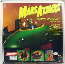 Mars Attacks! - Topps Screamin\' Model Kit - Terror in the Sky