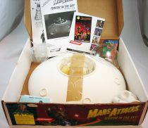 Mars Attacks! - Topps Screamin\' Model Kit - Terror in the Sky