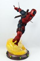 Marvel Select Gallery Diorama - Comic PVC Statue - Deadpool