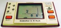 Masudaya (Play & Time) - Handheld Game - Samurai vs Ninja (loose)