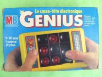 MB Electronics - Handheld Game - Genius Le Casse Tête Electronique Boite Française