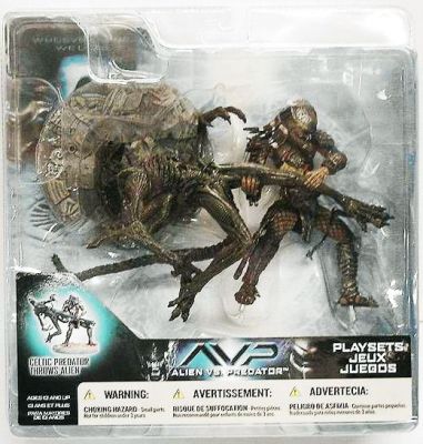 その他 ALIEN VS. PREDATOR PLAYSETS Celtic Predator Throws Alien o7r6kf1 CELTIC PREDATOR THROWS ALIEN action figure set~McFarlane