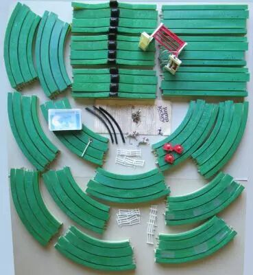 Meccano Tri-ang - Jump Jockey - Lot Circuit Electrique Tierc� Saut Obstacle Scalextric