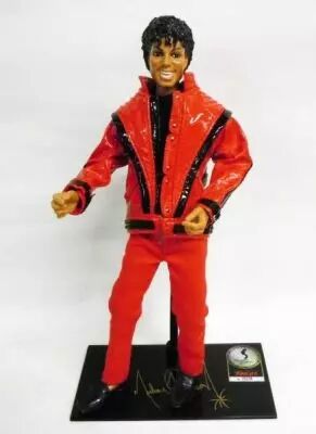 Michael Jackson - Thriller - Poup�e 30cm - Playmates / Bandai 2010 (occasion)