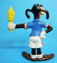 Mickey and friends - Bully 1980 PVC Figure - Goofy carrier of the Olympic torch