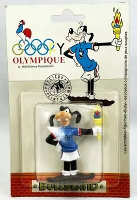 Mickey and friends - Bullyland 1984 PVC Figure - Goofy Olympic Flame Carrier (mint on card)