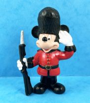 Mickey and friends - Bullyland 1992 PVC Figure - King\'s Life Guard Mickey Mouse