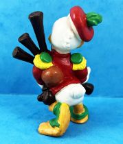 Mickey and friends - Bullyland 1992 PVC Figure - Scottish Donald Duck