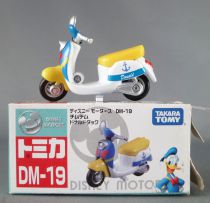 Mickey and friends - Takara Tomy DM-19 Die-cast Vehicle - Donald\'s Scooter Disney Motors Works Div.