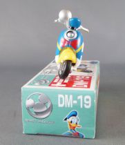Mickey and friends - Takara Tomy DM-19 Die-cast Vehicle - Donald\'s Scooter Disney Motors Works Div.