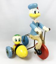 Mickey and friends - Wooden Pull-up Toy - Donald Duck and Huey in Sidecar (Vilac)