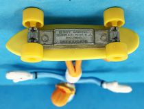 Mickey et ses amis -  Figurine Flexible Gabriel Inc. 1977 - Donald sur Skateboard