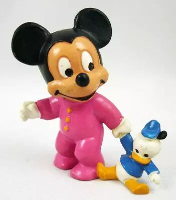 Mickey et ses amis - Figurine PVC Bully 1985 - B�b� Mickey (rose) avec poup�e