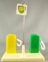 Minialuxe - Block 2 BP Gas Pumps 1:43 - Mint Condition