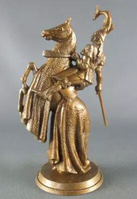 Mokarex - Jeu d\'Echecs - Figurine dor�e - Cavalier Duc De Malines