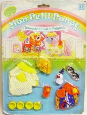 Mon Petit Poney - Hasbro France -  Garde Robe Mascotte de B�b� Poney - Tenue de clown et Peignoir
