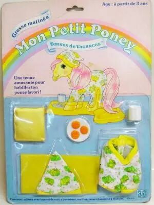 Mon Petit Poney - Hasbro France -  Tenues de Vacances - Grasse matin�e