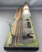 N Scale Passengers Station & Coal Depot Diorama Scene 55,5 x 13,6cm