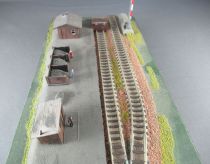 N Scale Passengers Station & Coal Depot Diorama Scene 55,5 x 13,6cm