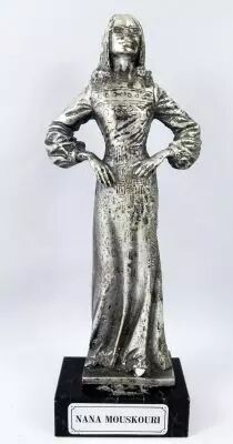 Nana Mouskouri - Statue en m�tal inject� 17cm - Daviland France 1978