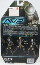 neca___alien_vs_predator___chopper_predator__1_