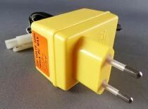Nikko - Charger BC-900 220V 50Hz AC en 11,6V 180 mA  2.1VA DC