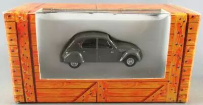 Norev for Hachette Micro MiniatureHo 1:86 Citro�n 1956 Grey 2CV Mint in Box